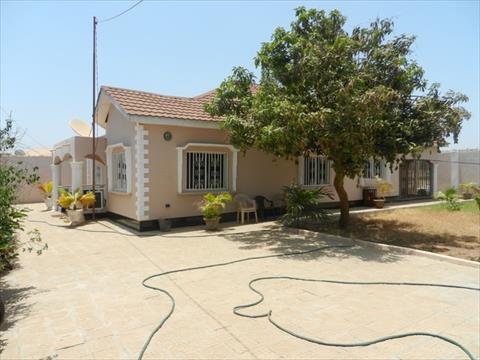 3 Bed House for Rent in Gambia Salagi
