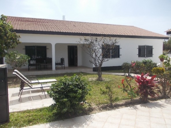 Beautiful 3 Bed Bungalow in Brufut for rent with pool